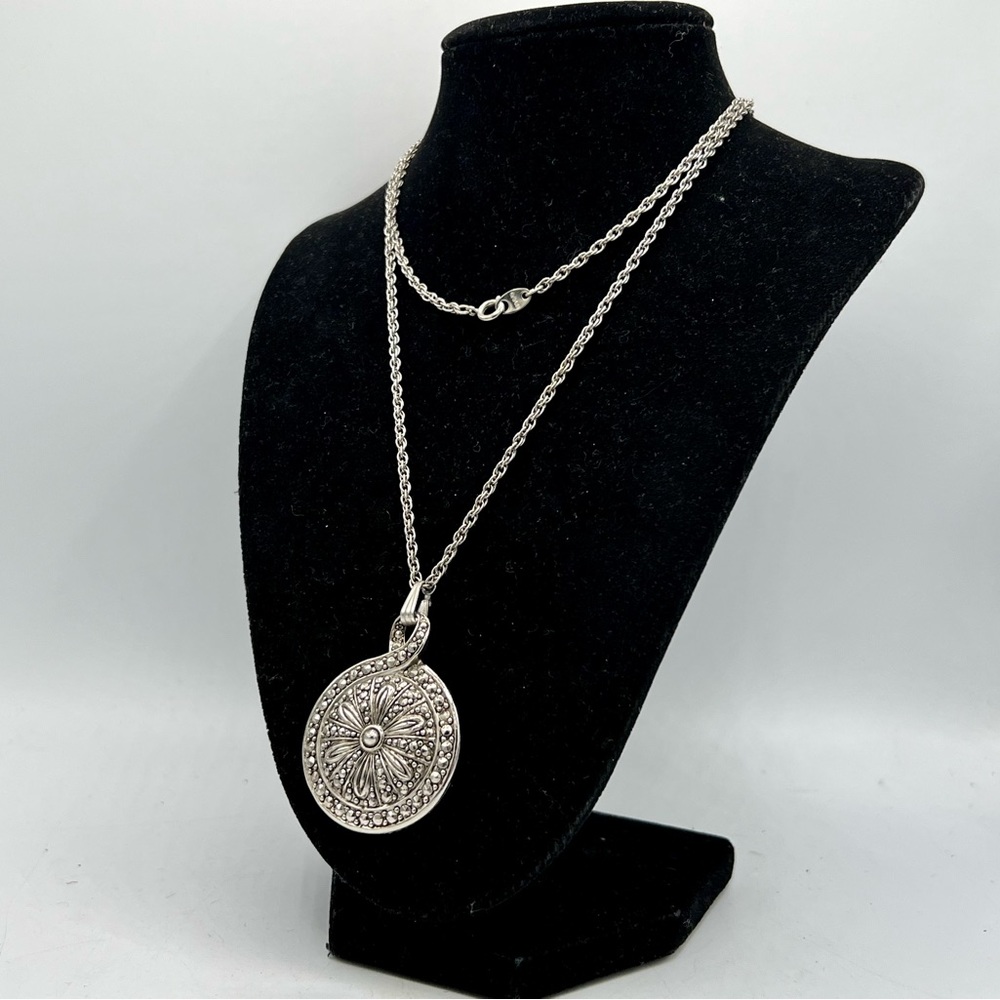 Vintage AVON reversible silver faux pearl pendant 31” chain necklace